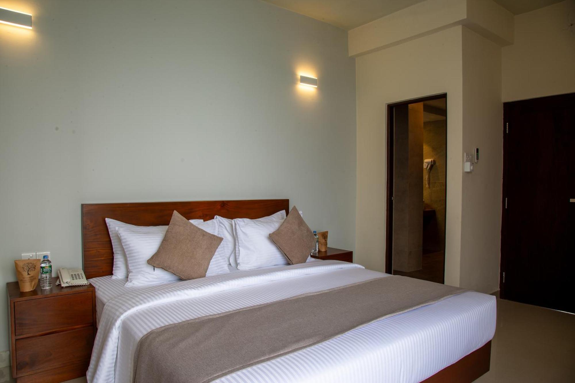 Marine Suites Colombo Exterior photo